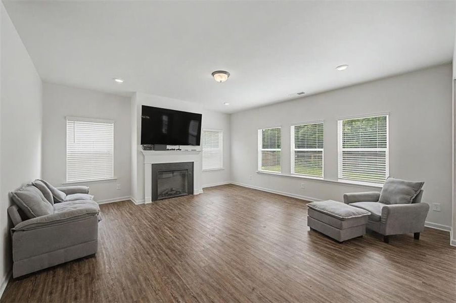 Spacious, unfurnished interior of a new home in , Rome (Image 27).