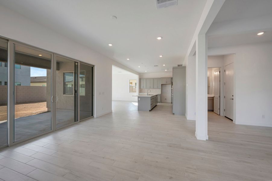 Spacious, unfurnished interior of a new home in Soleo, San Tan Valley (Image 28). Spacious, unfurnished interior of a new home in Soleo, San Tan Valley (Image 28).