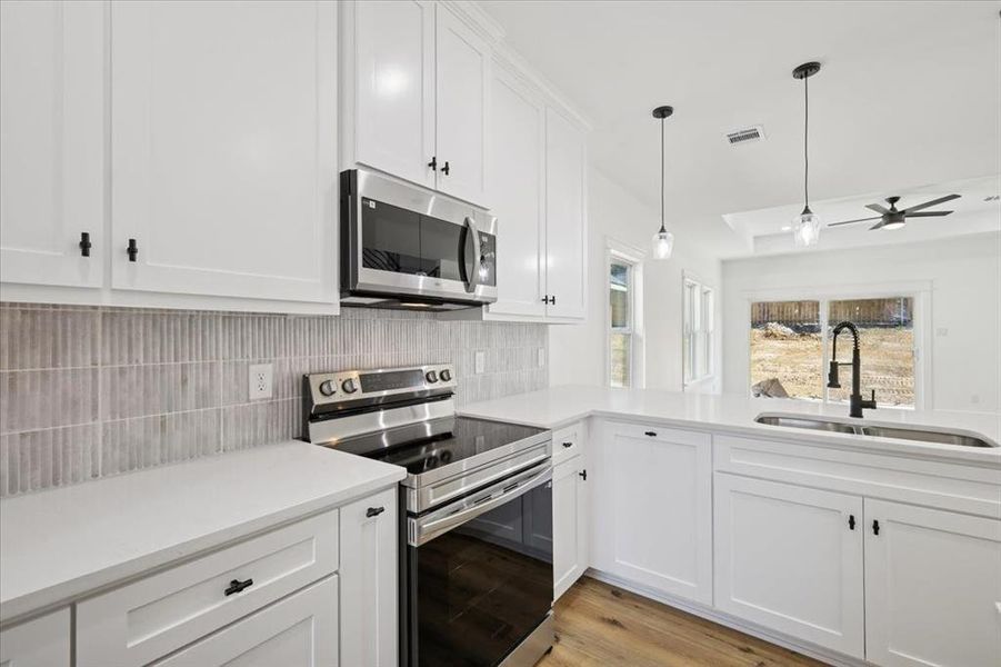 Furnished interior view inside a new home in , Fort Worth (Image 6).