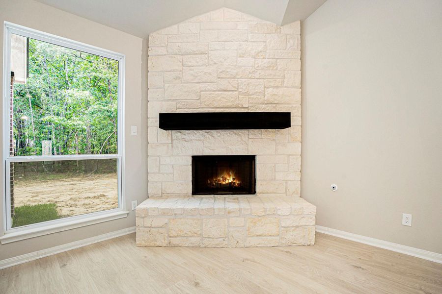 Image 11 of a home in Encino Estates.