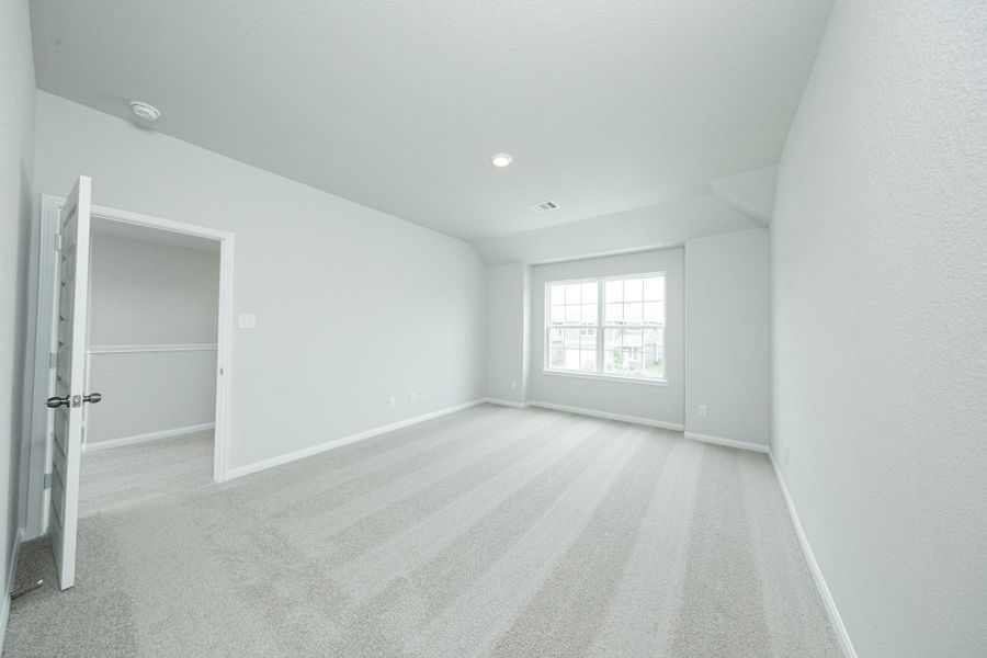 Spacious, unfurnished interior of a new home in Cliffstone Hills, Conroe (Image 13). Spacious, unfurnished interior of a new home in Cliffstone Hills, Conroe (Image 13).