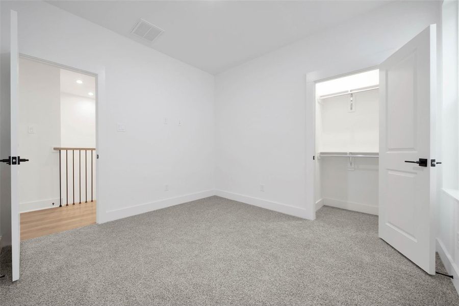 Spacious, unfurnished interior of a new home in , Houston (Image 35).