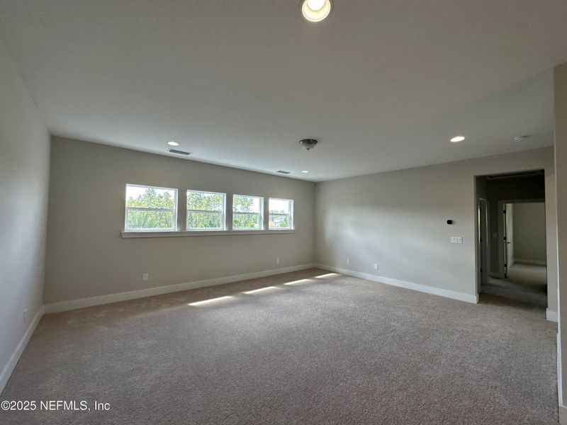 Spacious, unfurnished interior of a new home in SilverLeaf, St. Augustine (Image 18).