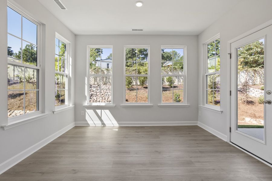 Spacious, unfurnished interior of a new home in Georgias Landing, Raleigh (Image 29).
