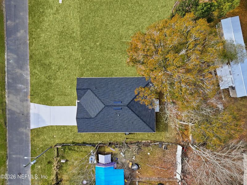 Exterior details and patio area of a home in , Jacksonville (Image 20).