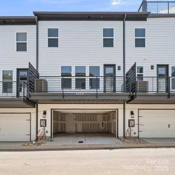 Exterior details and patio area of a home in , Charlotte (Image 1).