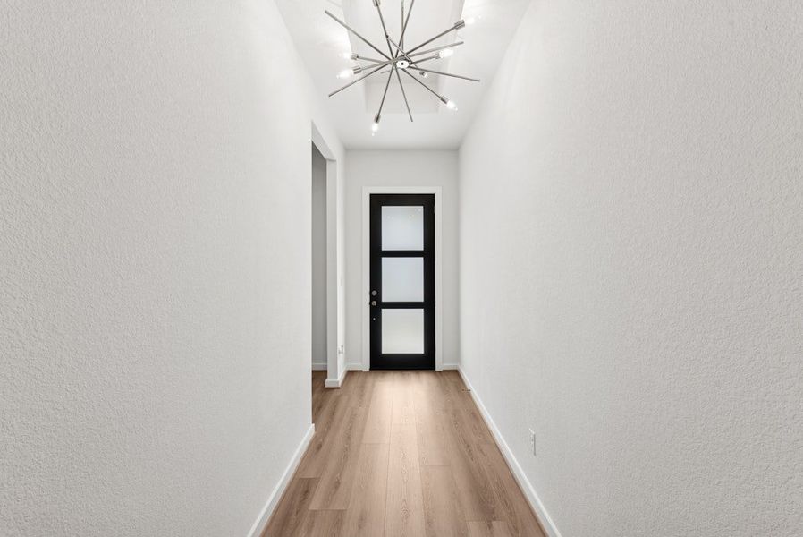 Spacious, unfurnished interior of a new home in University Heights, Round Rock (Image 17).