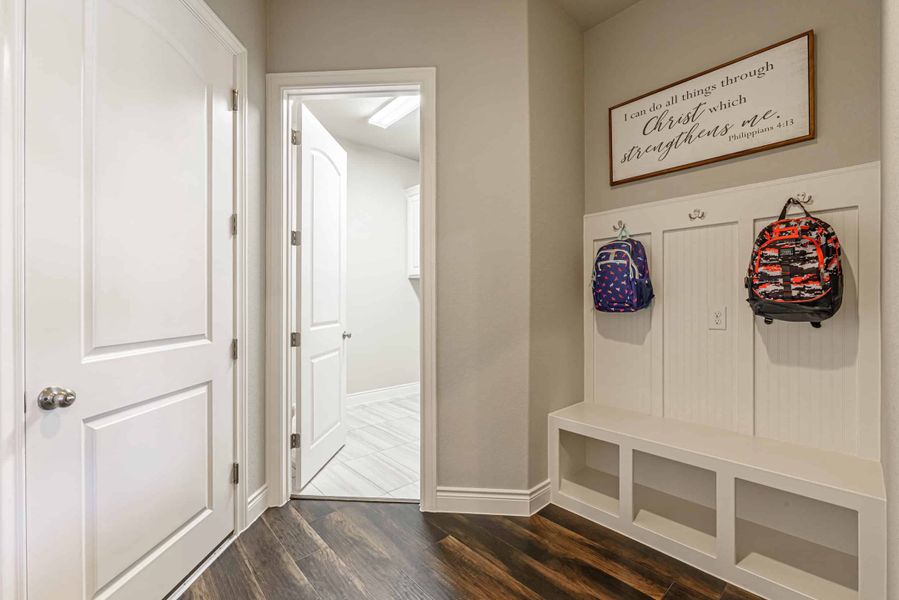 Representative furnished interior of a home built from the 4290 by Ravenna Homes in Artavia 70′, Conroe (Image 14). Representative furnished interior of a home built from the 4290 by Ravenna Homes in Artavia 70′, Conroe (Image 14).