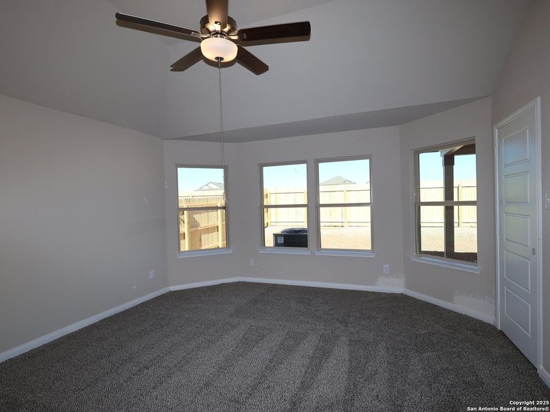 Spacious, unfurnished interior of a new home in Park Place, New Braunfels (Image 25).