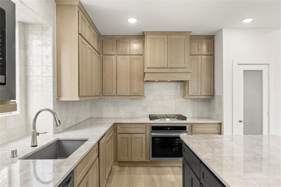 18. 8232 Caprock - Kitchen (3) 18. 8232 Caprock - Kitchen (3)