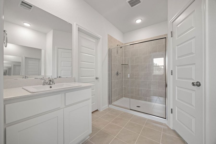 Furnished interior view inside a new home in Trinity Ranch, Elgin (Image 11).