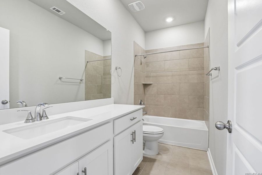 Furnished interior view inside a new home in Thomas Pond, San Antonio (Image 11). Furnished interior view inside a new home in Thomas Pond, San Antonio (Image 11).