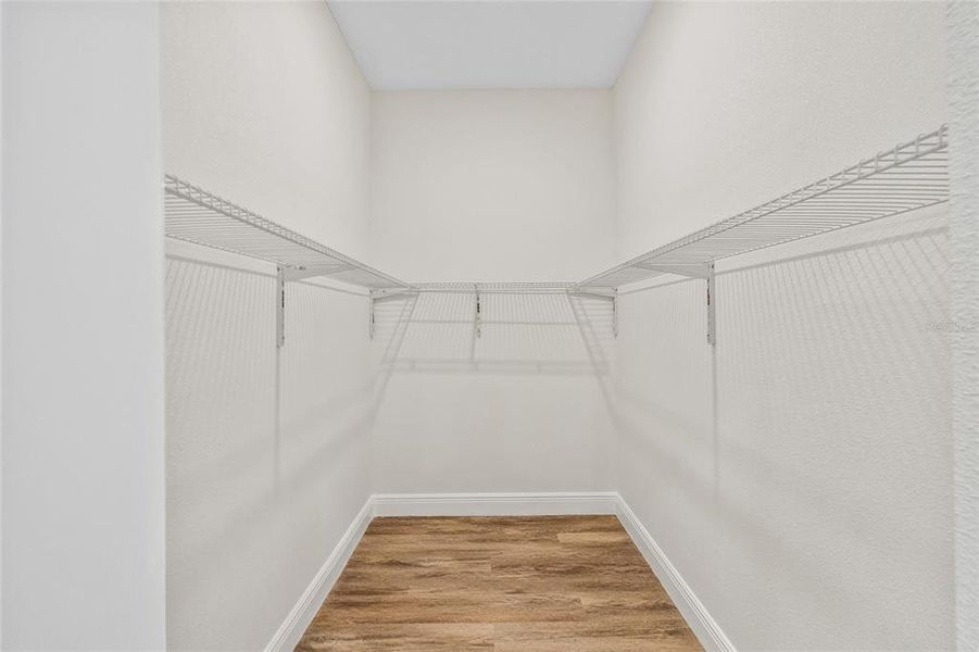 Spacious, unfurnished interior of a new home in , Tampa (Image 34).