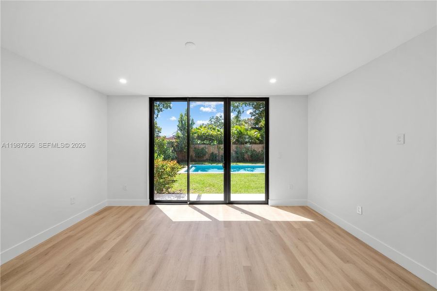 Spacious, unfurnished interior of a new home in , Miami (Image 43).