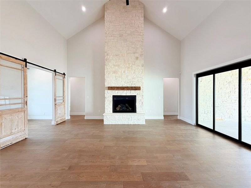 Spacious, unfurnished interior of a new home in , Washington (Image 33).