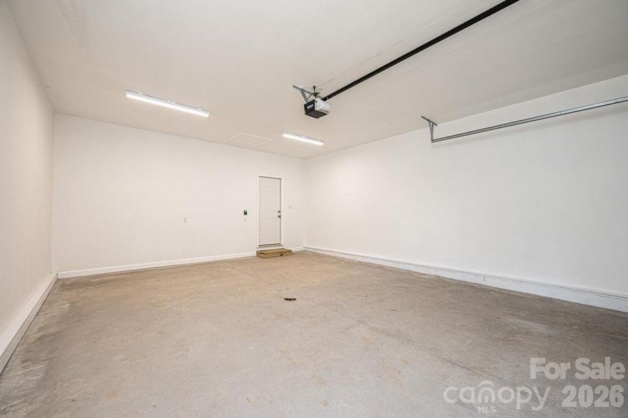 Spacious, unfurnished interior of a new home in , Hickory (Image 19).
