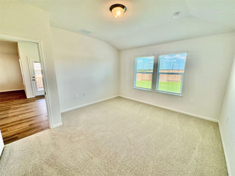 Spacious, unfurnished interior of a new home in Lexington Parke, Del Valle (Image 5). Spacious, unfurnished interior of a new home in Lexington Parke, Del Valle (Image 5).