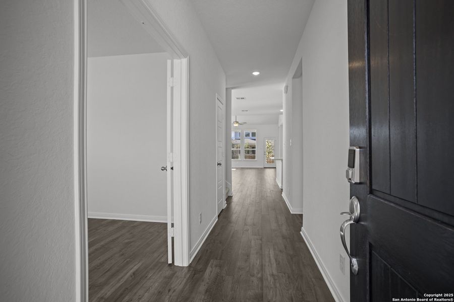 Spacious, unfurnished interior of a new home in Davis Ranch, San Antonio (Image 32). Spacious, unfurnished interior of a new home in Davis Ranch, San Antonio (Image 32).
