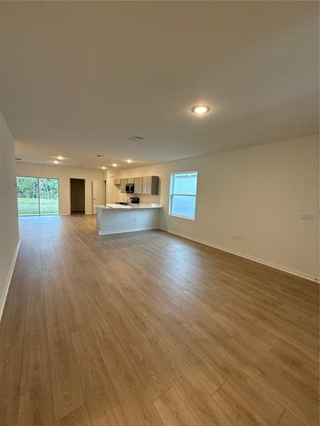 Spacious, unfurnished interior of a new home in Broadleaf, Parrish (Image 6).