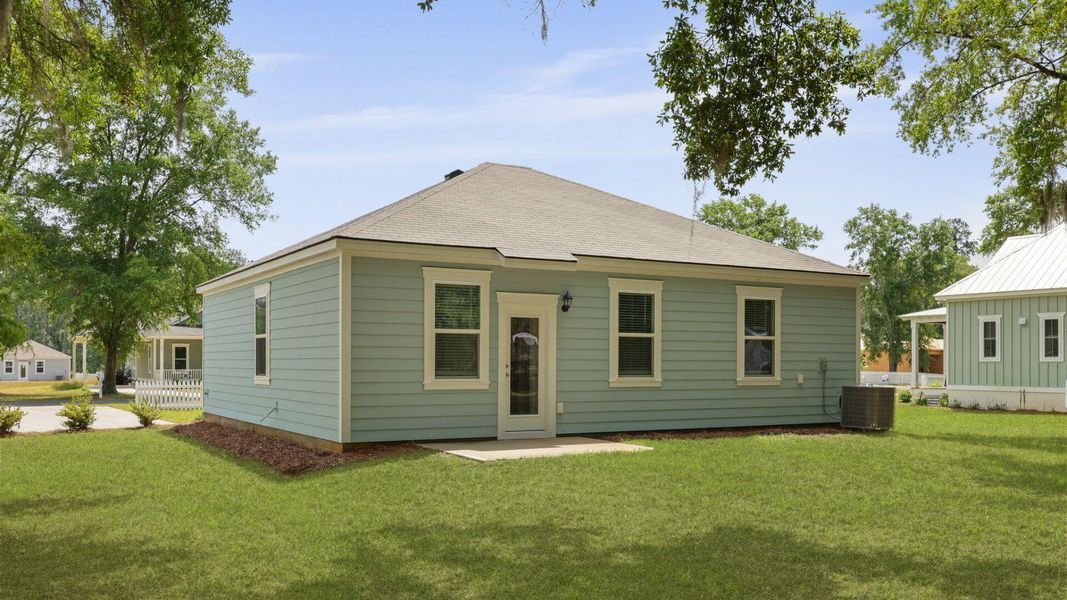 Exterior details and patio area of a home in North Shore, Summerton (Image 22).