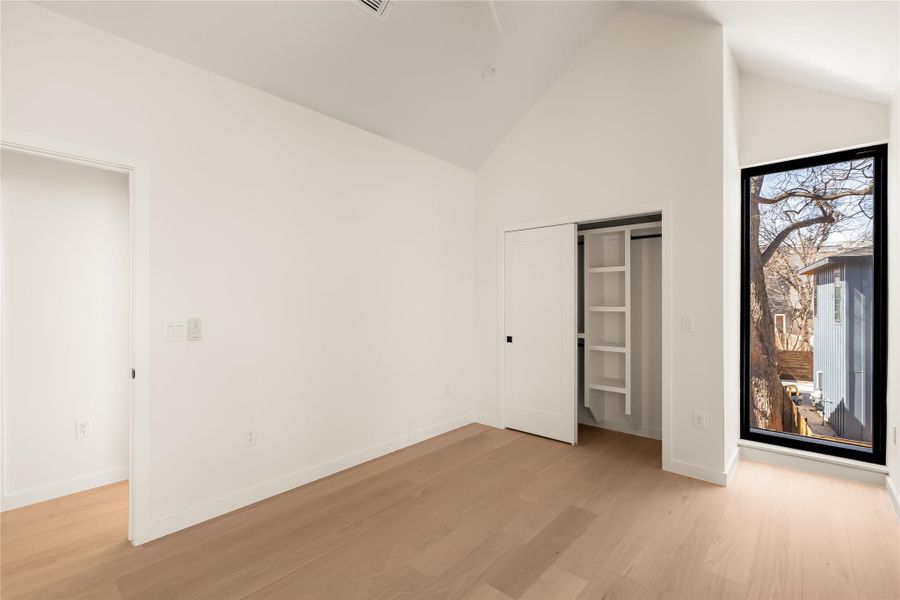 Spacious, unfurnished interior of a new home in , Austin (Image 31).