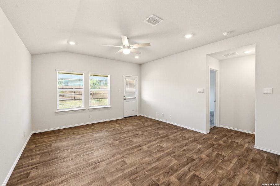 Spacious, unfurnished interior of a new home in Avenida, Converse (Image 26). Spacious, unfurnished interior of a new home in Avenida, Converse (Image 26).