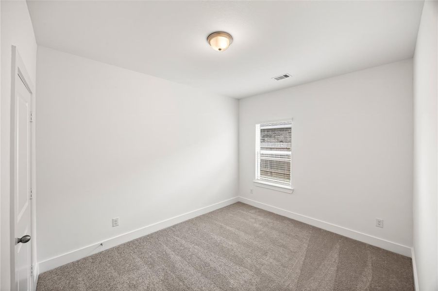 Spacious, unfurnished interior of a new home in River Ranch Meadows, Dayton (Image 19).