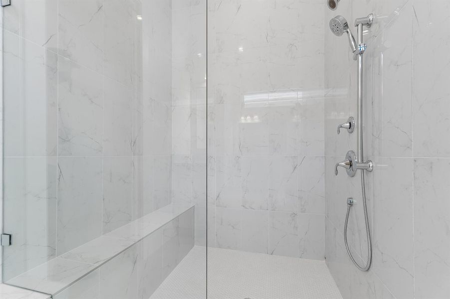 Image 40 of a home in Cove Royale.