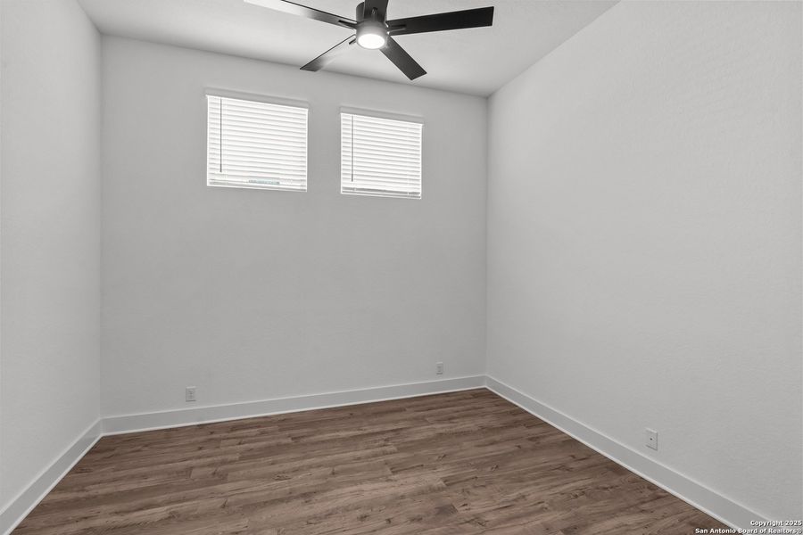 Spacious, unfurnished interior of a new home in Mesa Western, Cibolo (Image 29).