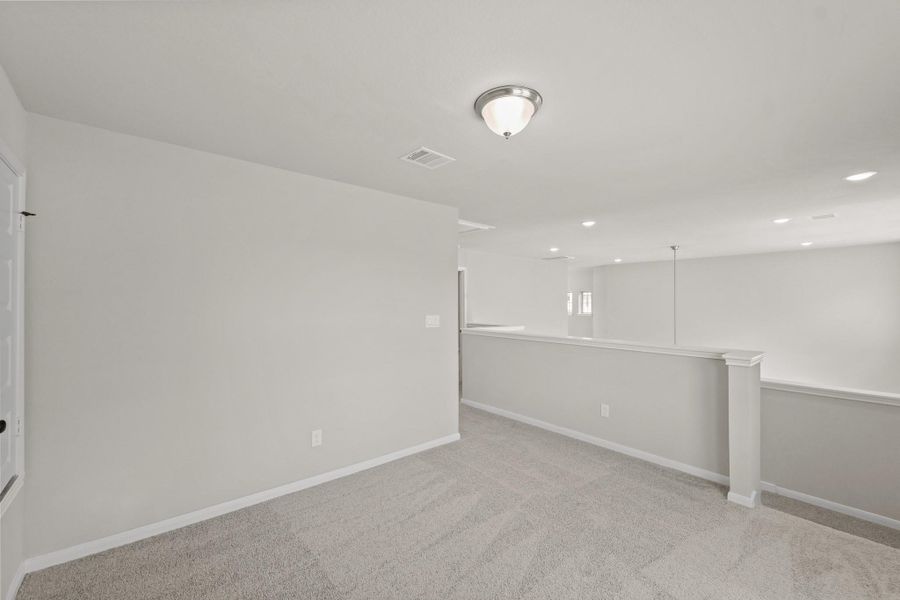 Flexible loft space (*Photo not of actual home and used for illustration purposes only.)