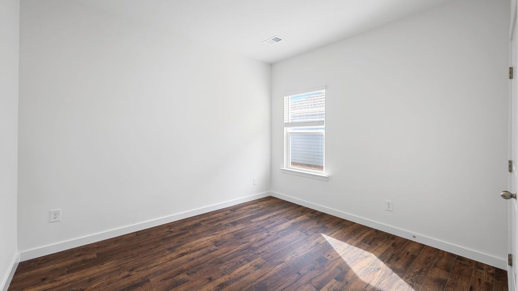 Spacious, unfurnished interior of a new home in Fairview Hills, Cleveland (Image 12).