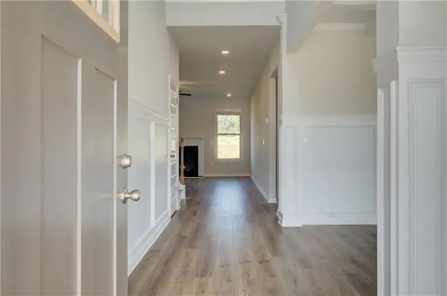 Spacious, unfurnished interior of a new home in Grandview at Millers Mill, Stockbridge (Image 12).