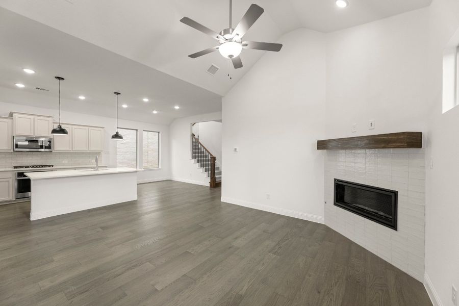 Representative unfurnished interior of a home built from the Timberline by Pacesetter Homes in La Terra at Uptown Celina, Celina (Image 20). Representative unfurnished interior of a home built from the Timberline by Pacesetter Homes in La Terra at Uptown Celina, Celina (Image 20).