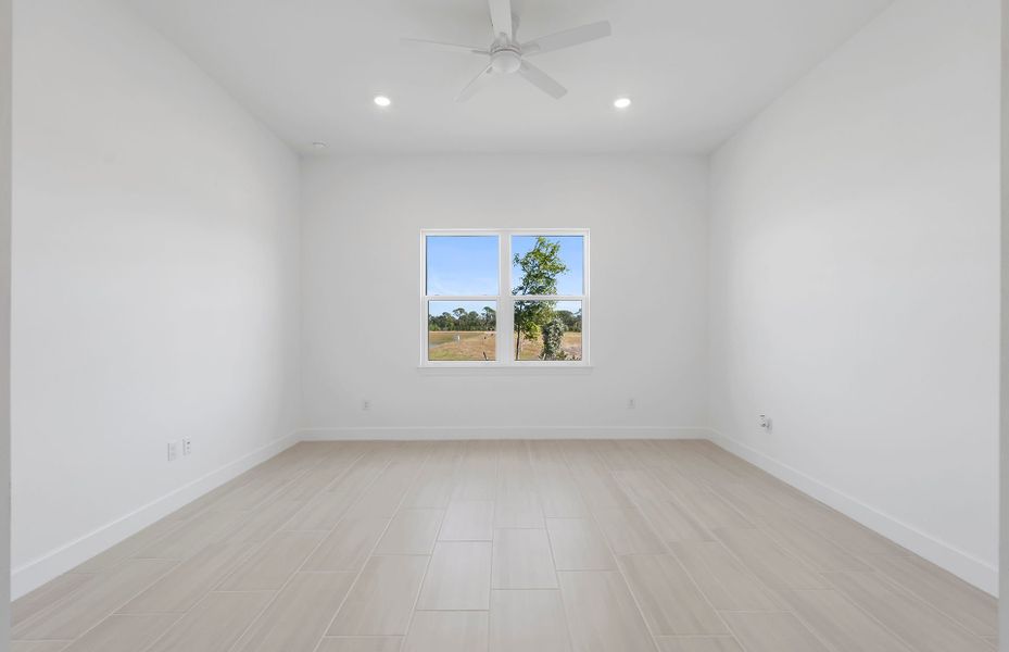 Spacious, unfurnished interior of a new home in Shores at Stillwater, Englewood (Image 21).