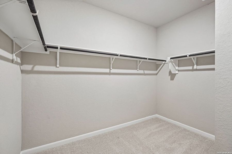 Spacious, unfurnished interior of a new home in Remington Ranch, San Antonio (Image 19).