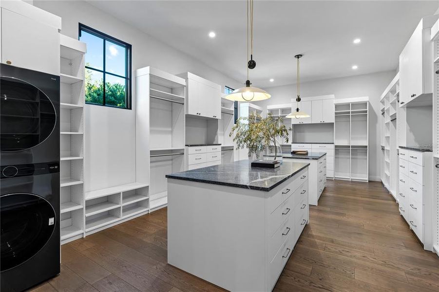 Furnished interior view inside a new home in , Windermere (Image 46).