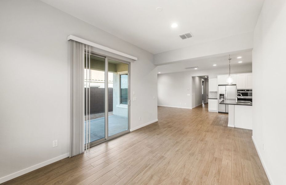 Spacious, unfurnished interior of a new home in Regent Hills - Meadow Series, Buckeye (Image 23). Spacious, unfurnished interior of a new home in Regent Hills - Meadow Series, Buckeye (Image 23).