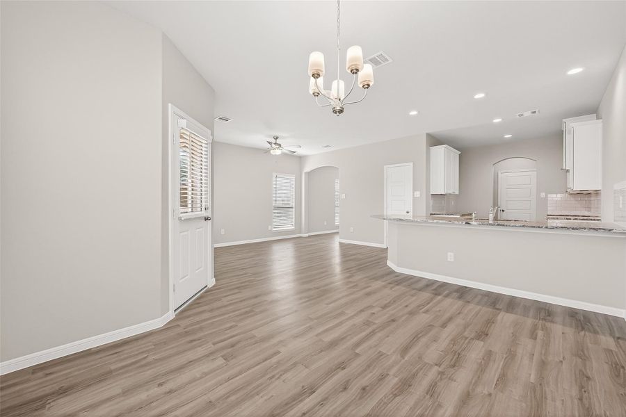 Spacious, unfurnished interior of a new home in Woodland Lakes, Houston (Image 30).