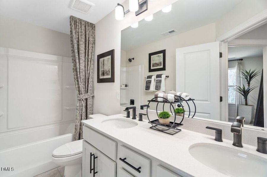 Greystone - Secondary Bath