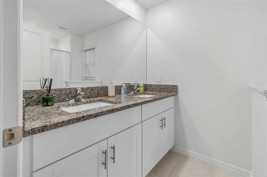 Furnished interior view inside a new home in , Land O' Lakes (Image 40).