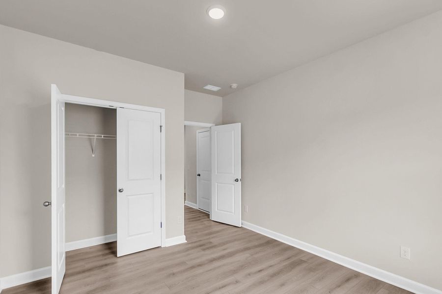 Spacious, unfurnished interior of a new home in , Ravenel (Image 13).