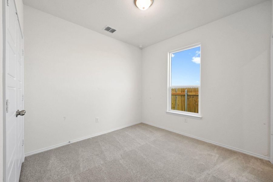 Spacious, unfurnished interior of a new home in Stoney Chase, Del Valle (Image 18).