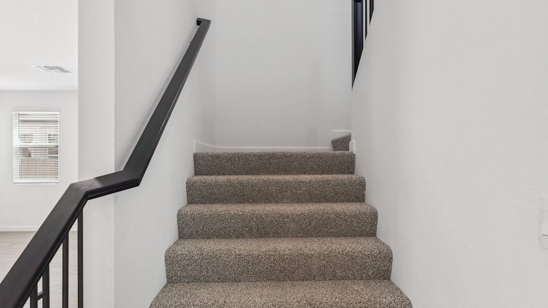 Representative interior finishes for a home built from the Crow by D.R. Horton in Zanjero Pass, Glendale (Image 21).