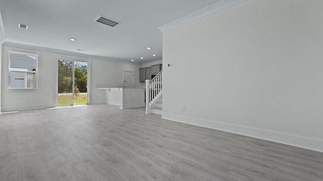 Spacious, unfurnished interior of a new home in Sheep Island, Summerville (Image 28).