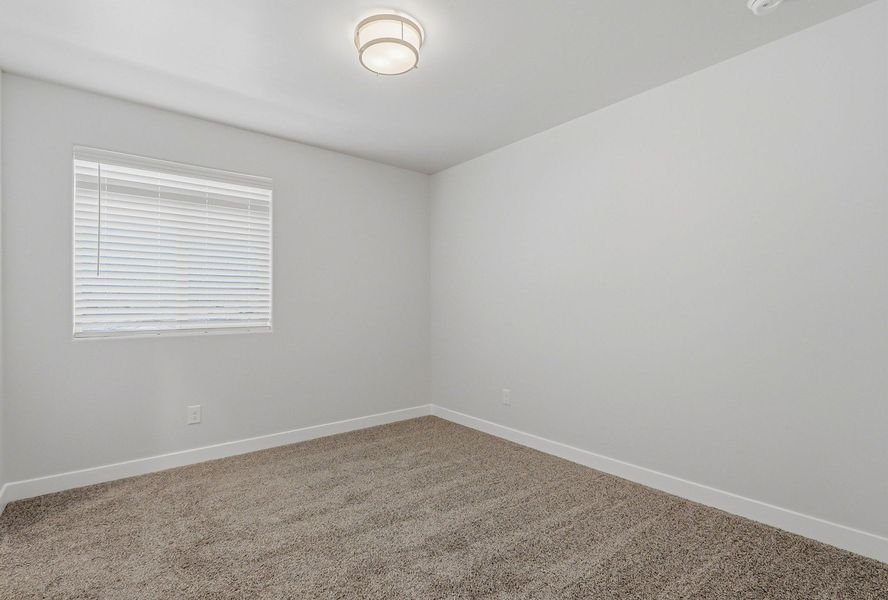 Spacious, unfurnished interior of a new home in Emerald Estates, El Paso (Image 27).