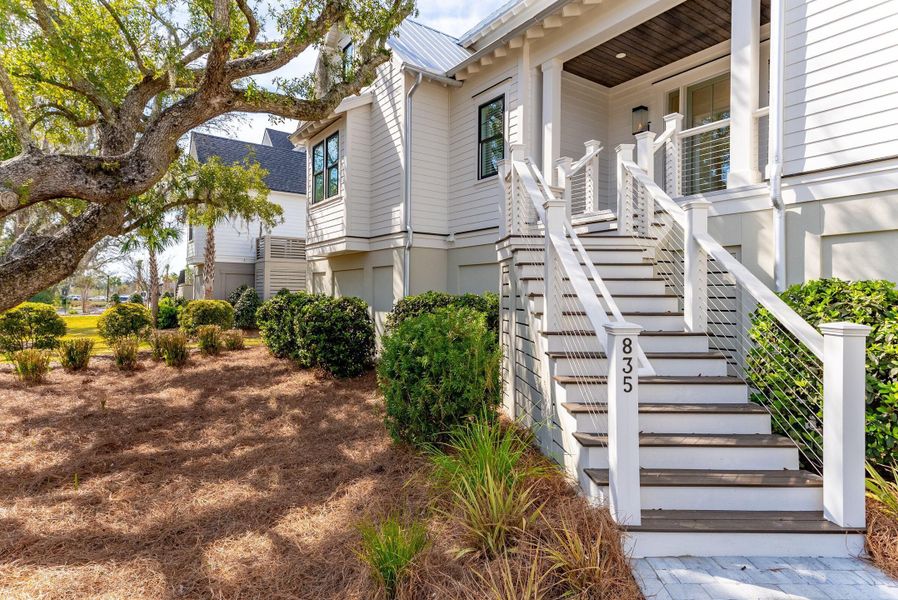 Exterior details and patio area of a home in Daniel Island Park, Charleston (Image 3).