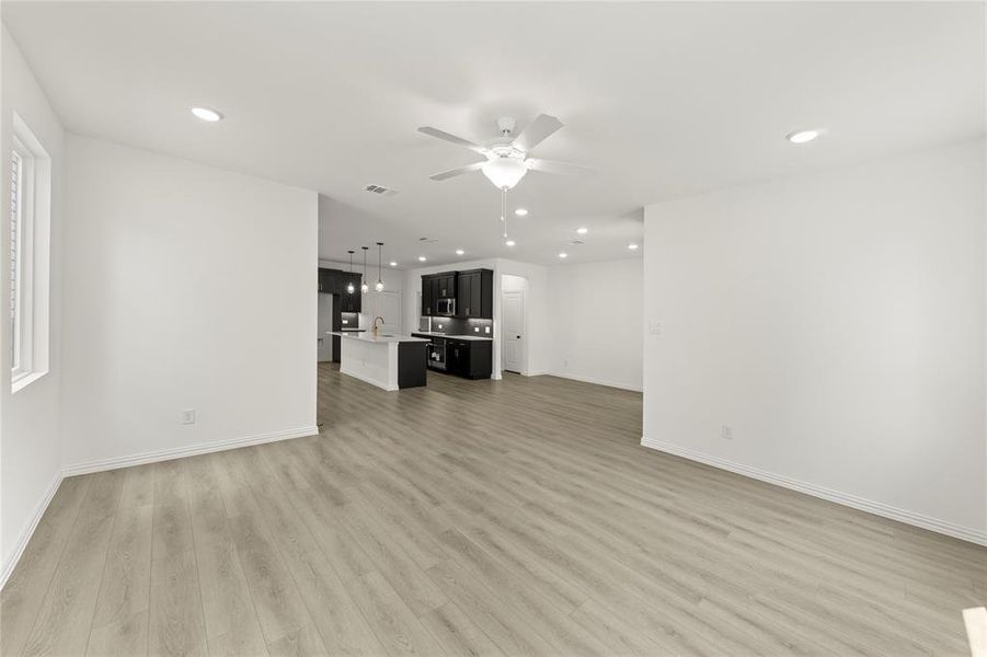 11. 6922 Terlingua - Family (2) 11. 6922 Terlingua - Family (2)