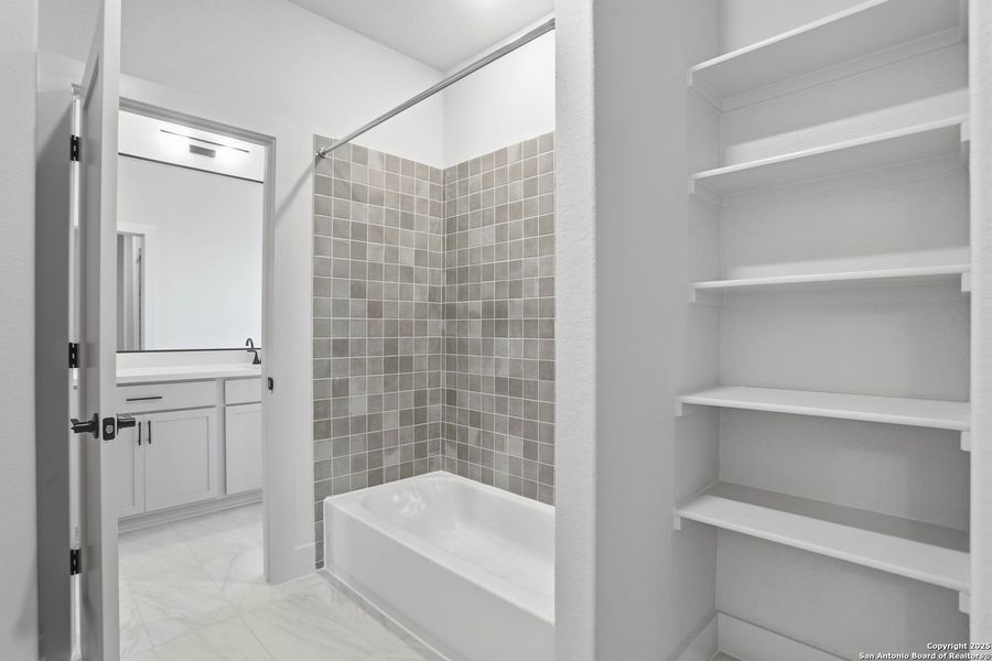 Furnished interior view inside a new home in Kinder Ranch 70's, San Antonio (Image 13).