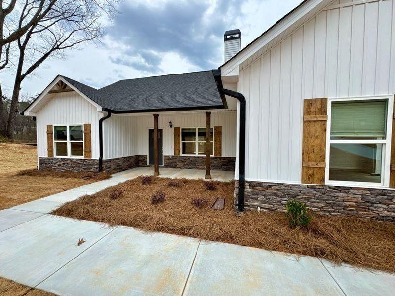 Exterior details and patio area of a home in , Clarkesville (Image 16).