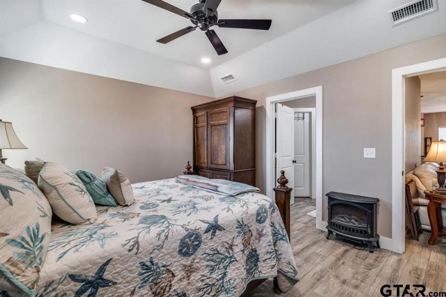 Furnished interior view inside a new home in , Lindale (Image 22). Furnished interior view inside a new home in , Lindale (Image 22).